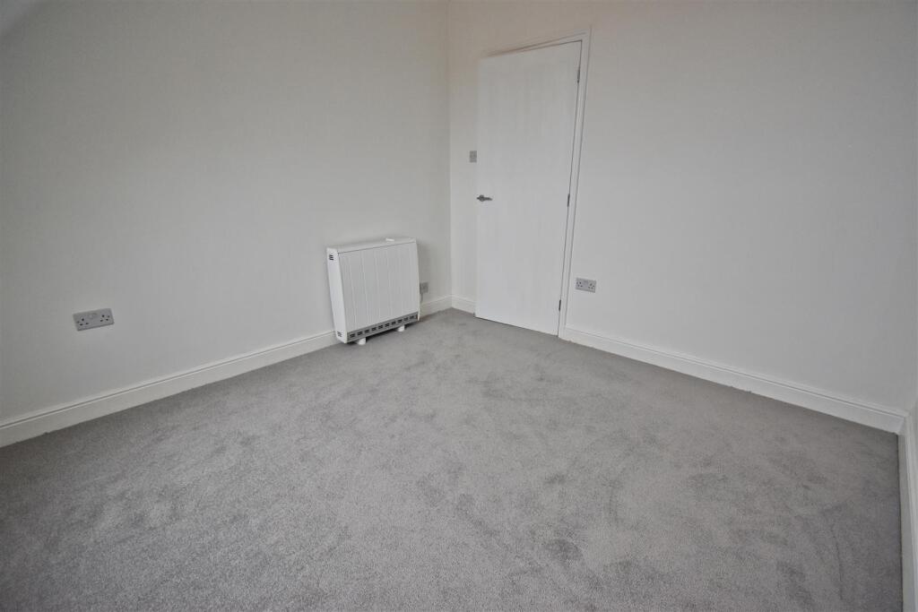 Bedroom 2.2.jpg