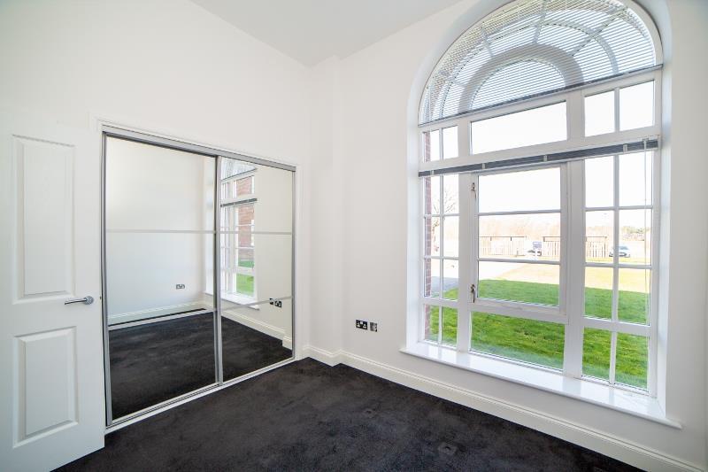 76 Robertson Drive 3 (800x533).jpg