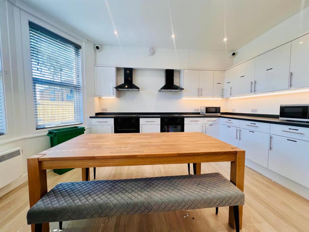 Communal dining area.jpeg