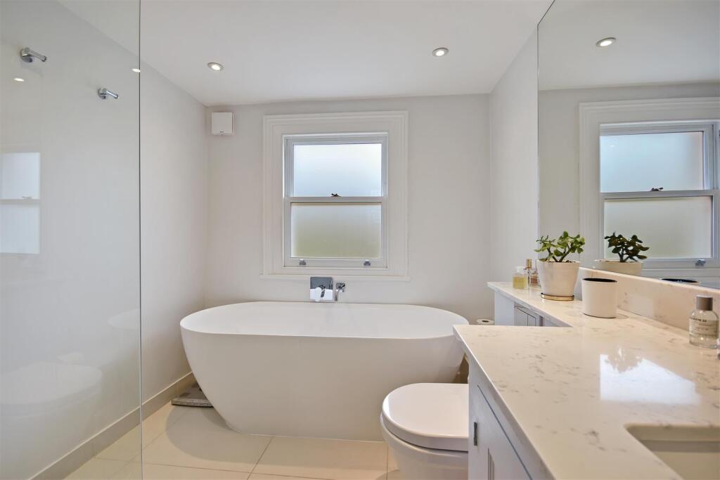 Carthew Road - BathroomA.JPG