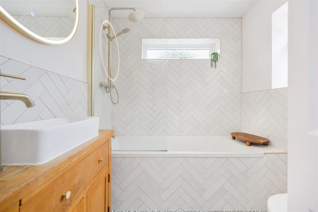 MIDDLE LANE (14).jpg