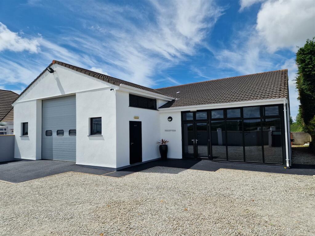 Garage unit.