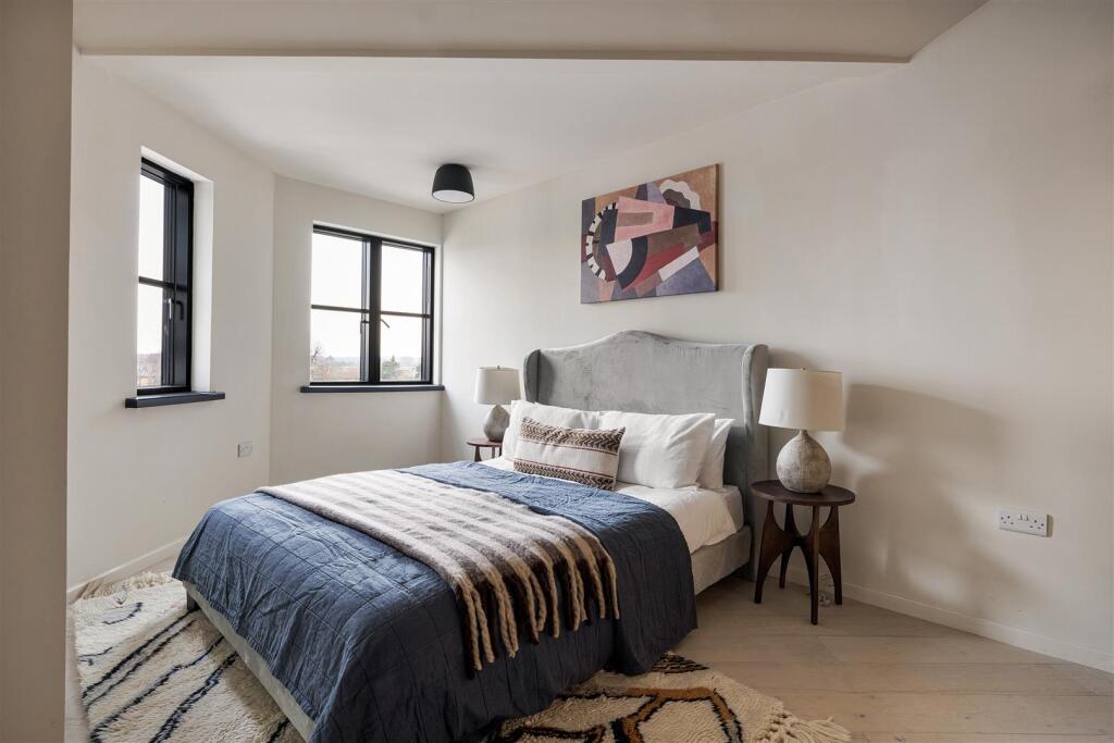 Harley Court, E11