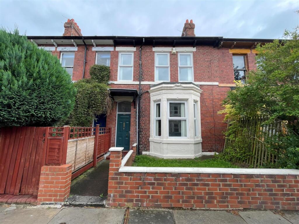 FRONT EXT.jpg
