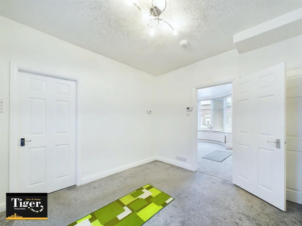 CAM02176G0-PR0394...