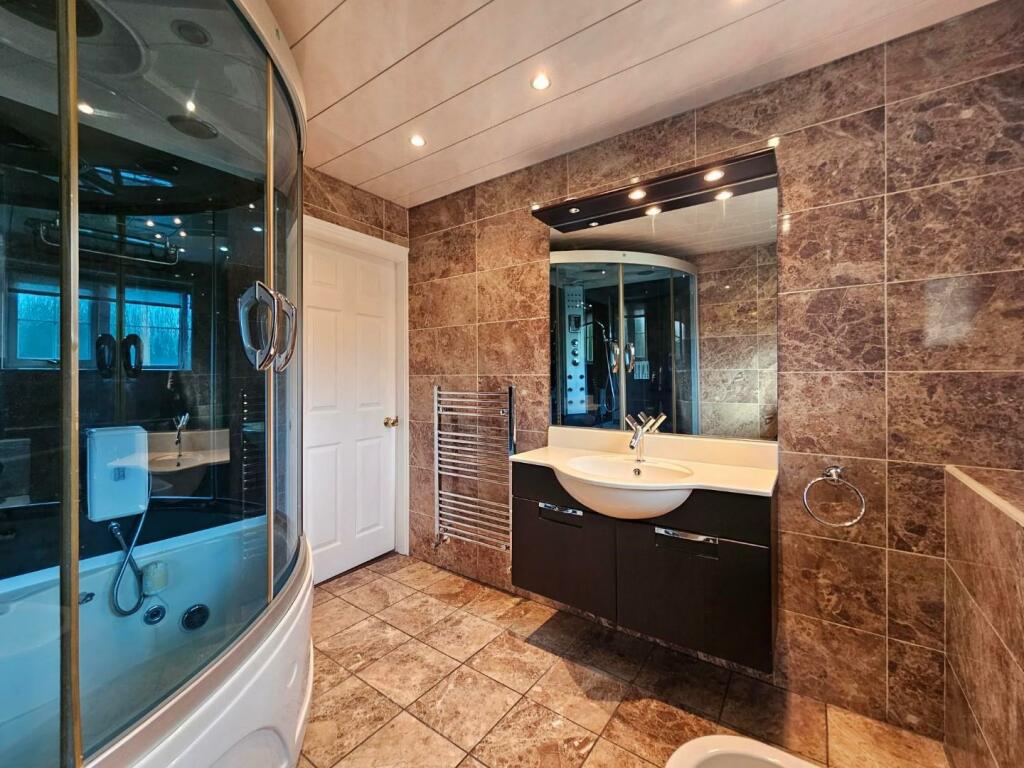 Bedroom 1 En-Suite
