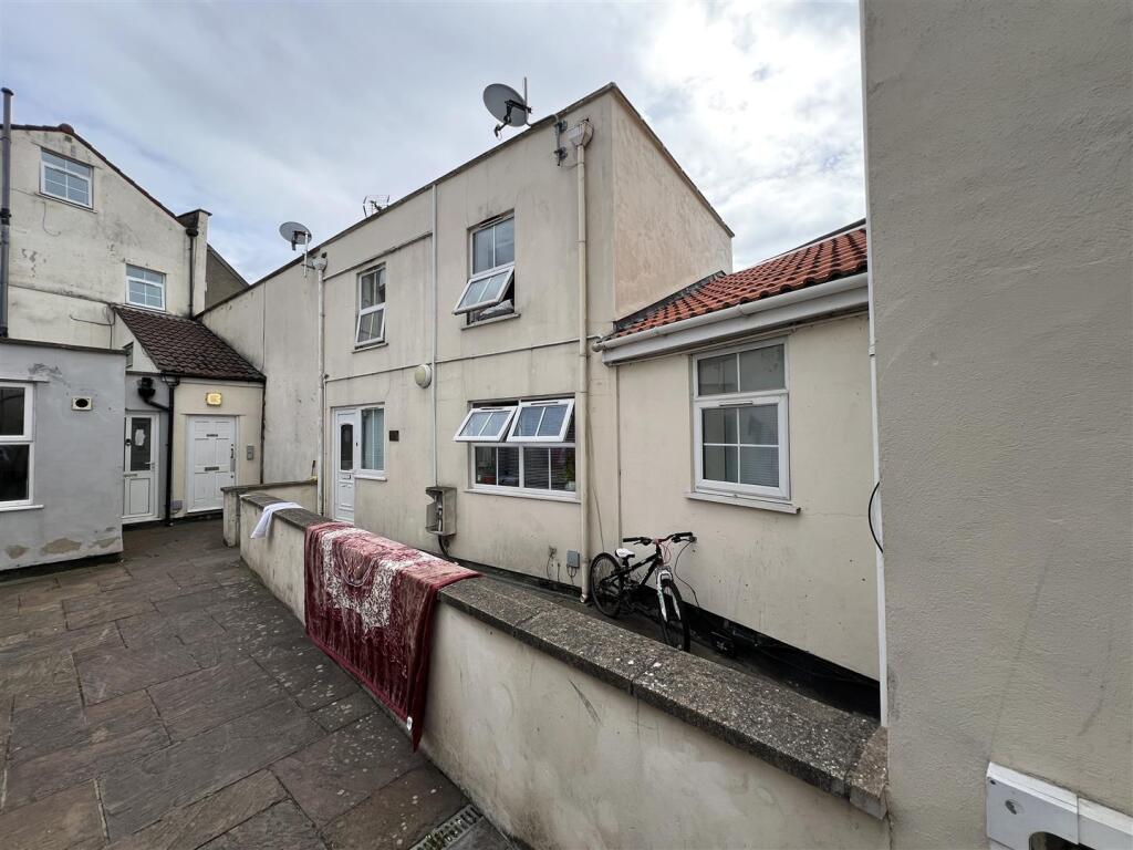 12 - Block of Flats for Auction, Easton.JPG