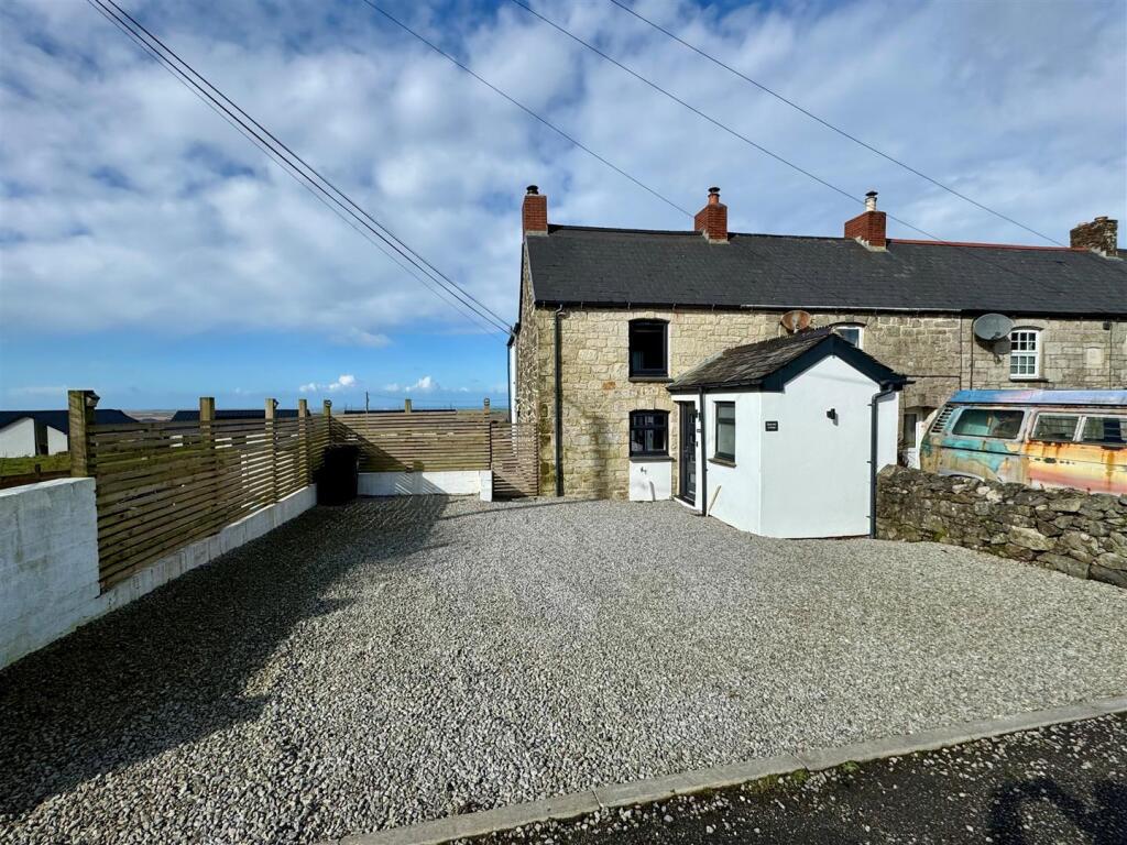 4 Higher Fraddon Driveway
