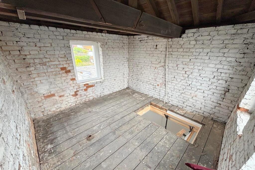 Attic room storage