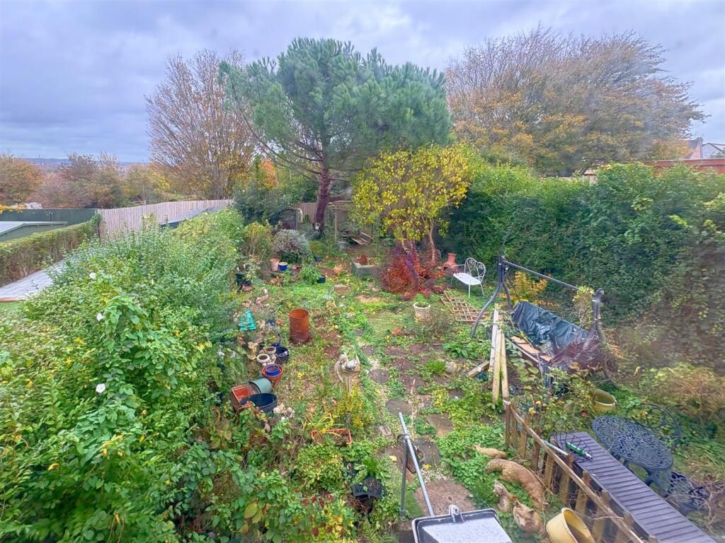 View over garden to rear (1).jpg