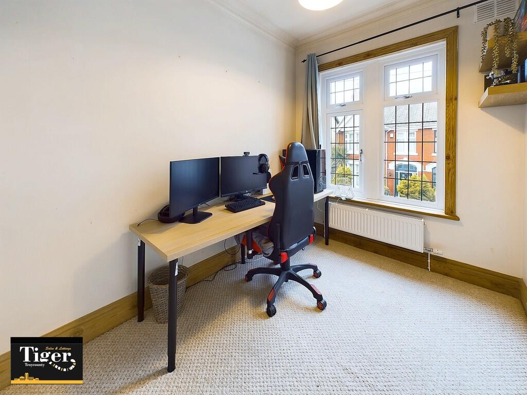 CAM02176G0-PR0447...