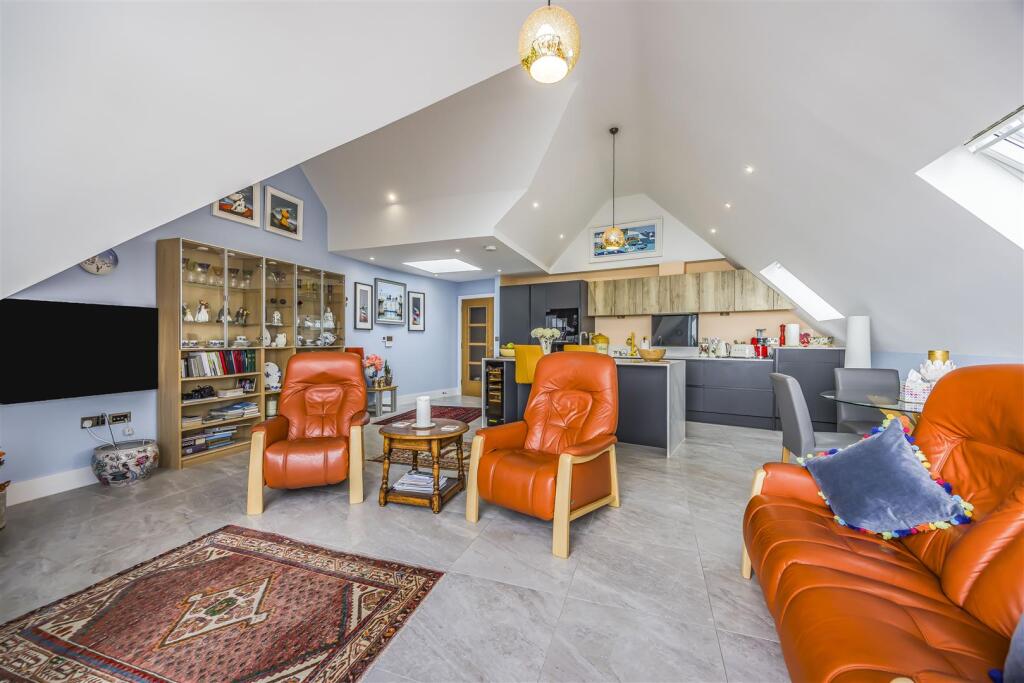 Flat 9 Meraki, 2 Cellars Farm Road, Bournemouth-Po
