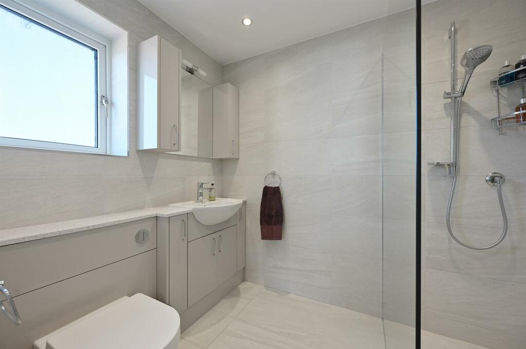 Ensuite.jpg