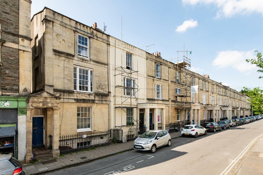 Exterior_1.jpg