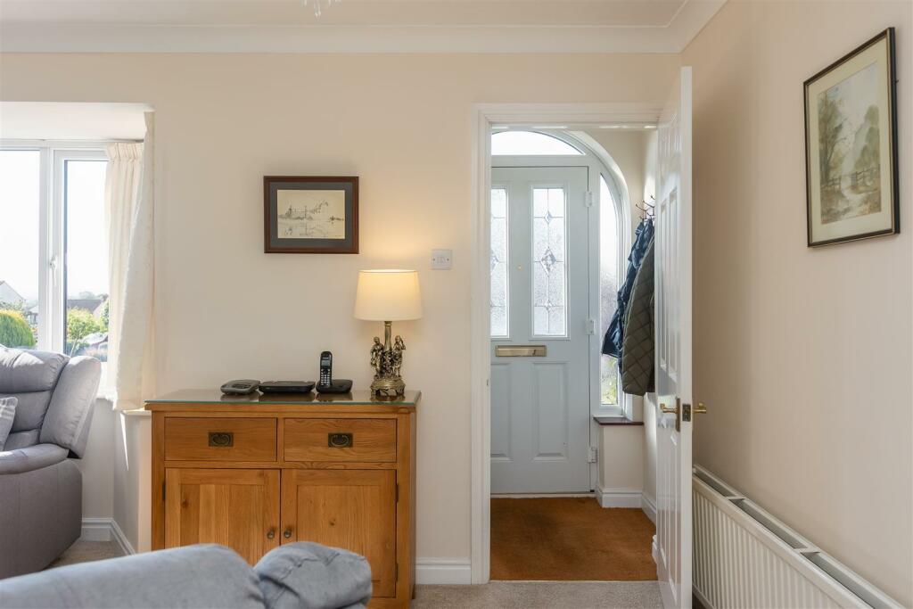 Corbie Way 33 Sitting Room-3.jpg