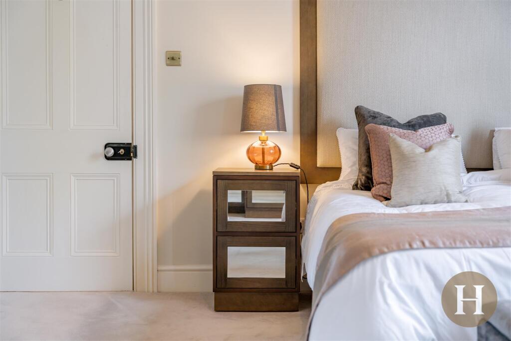 Hadleigh Estate Agents-56.jpg