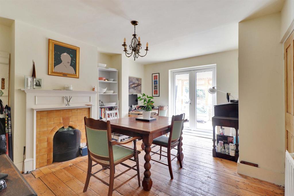 Dining Room.jpg