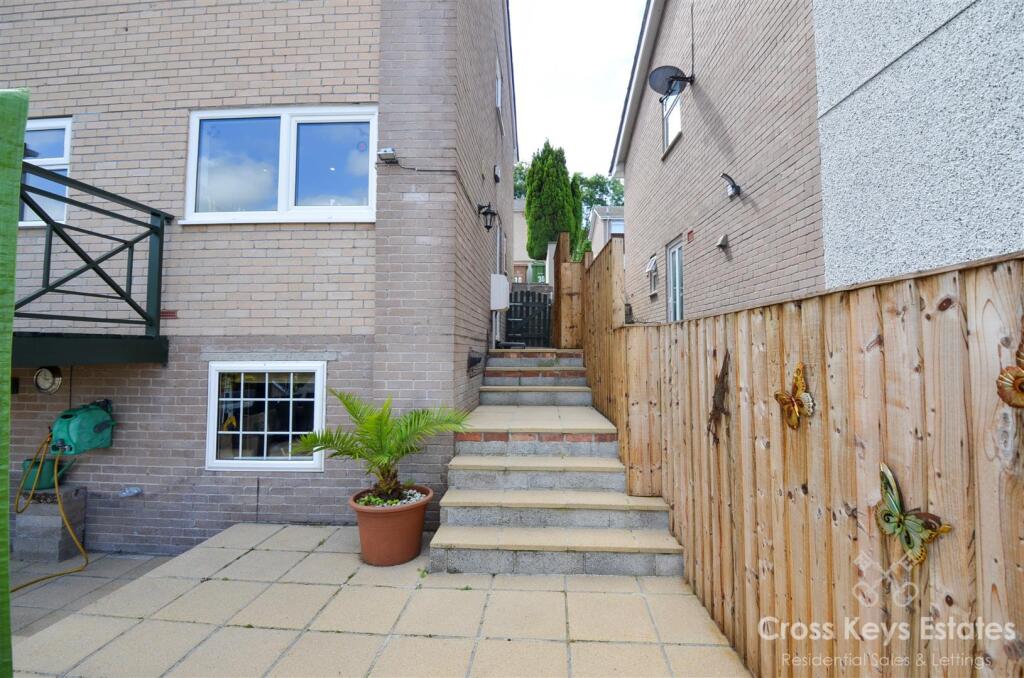 Garden/Stunning Views