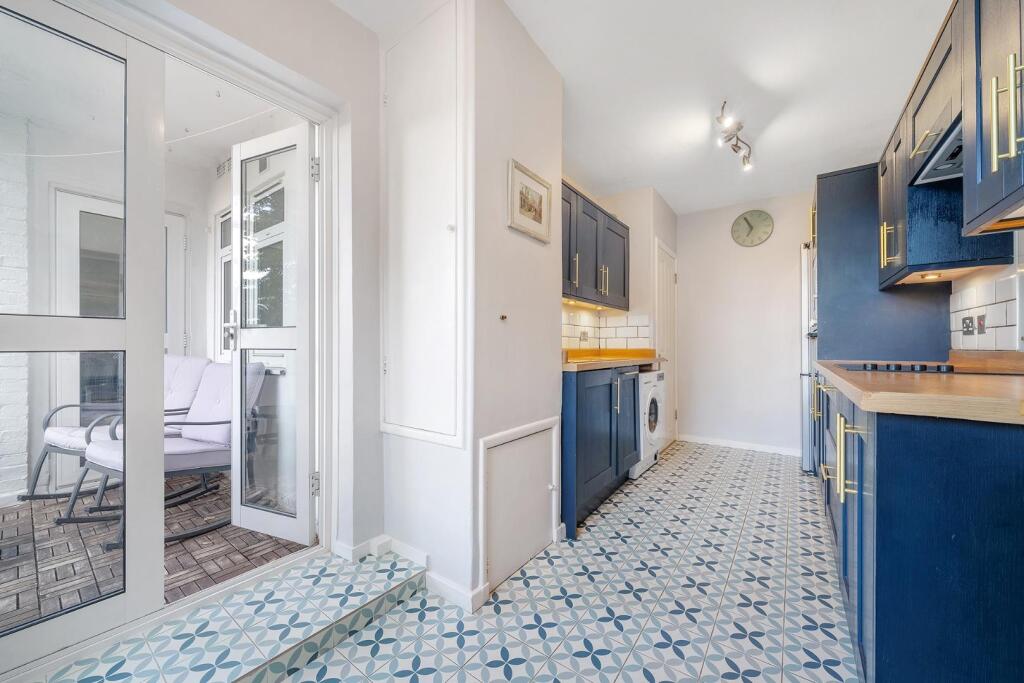 Kitchen (2)