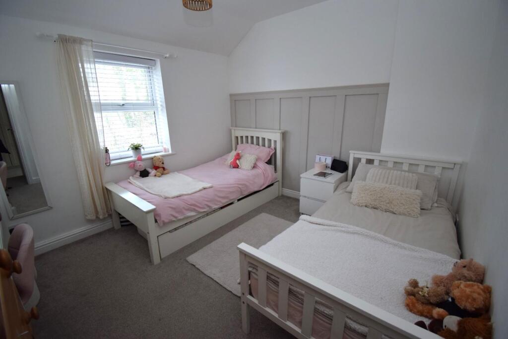 Bedroom 2.JPG