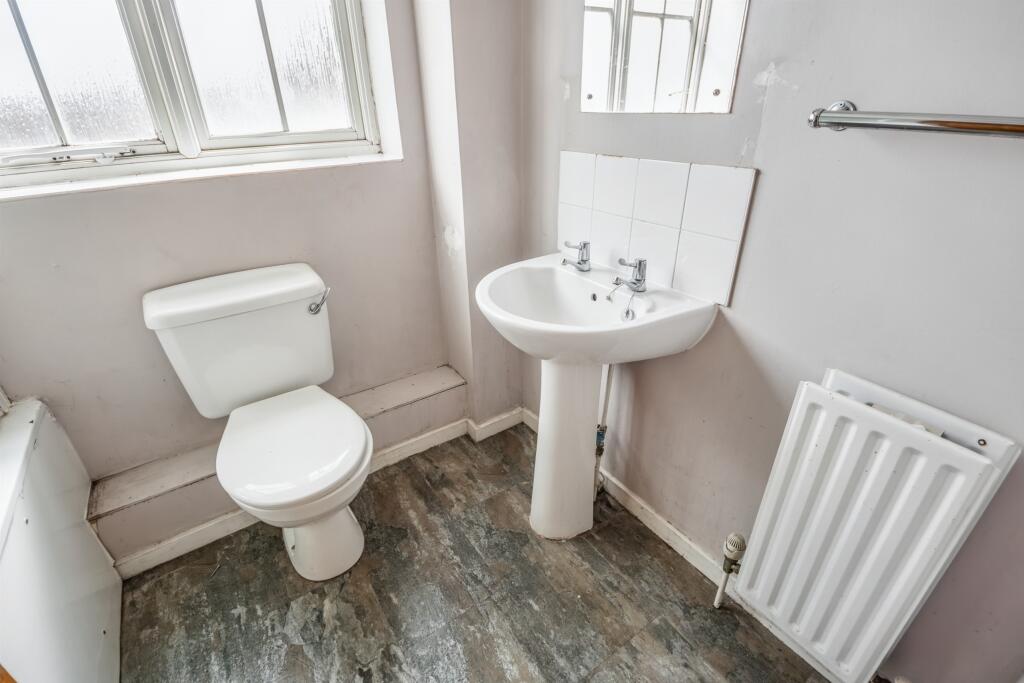 4a Alexander Road, Malmesbury, Wiltshire, SN16 0DW