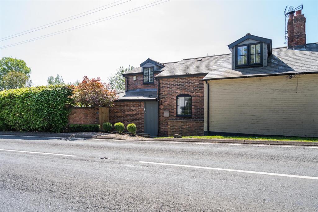 2 Canal Cottage_3.jpg