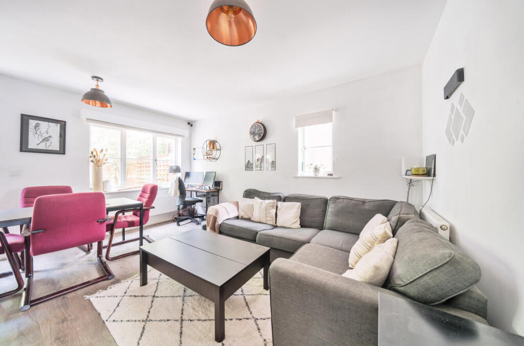 1311266-8-685543b...