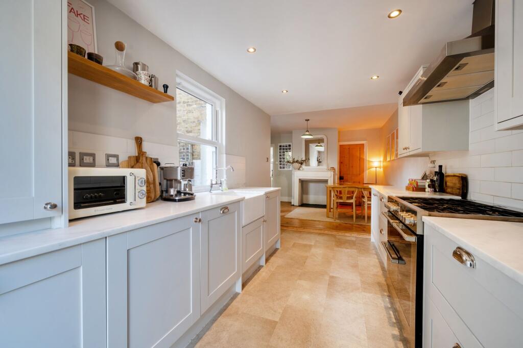 Kitchen/Dining Room (5)