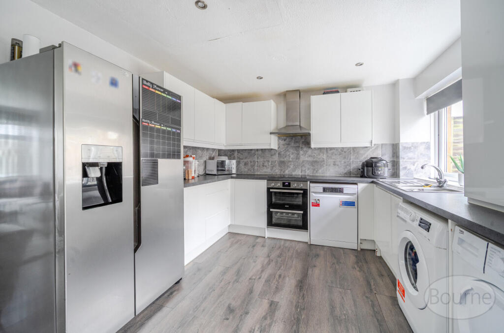 deb17975-884b-431...