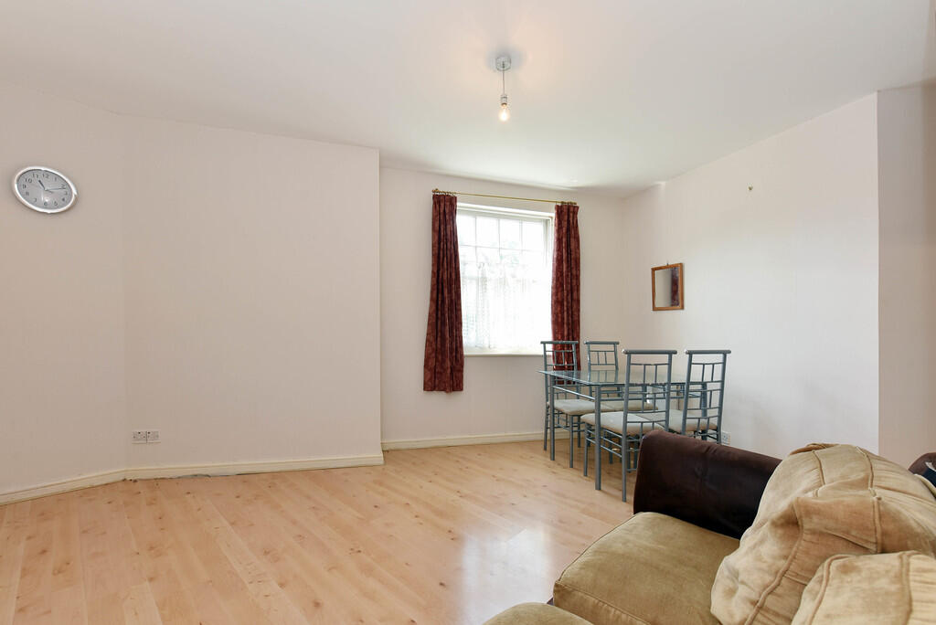 3 pickering close...