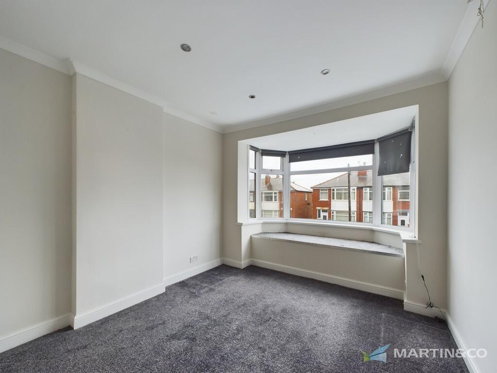 CAM02318G0-PR0322...