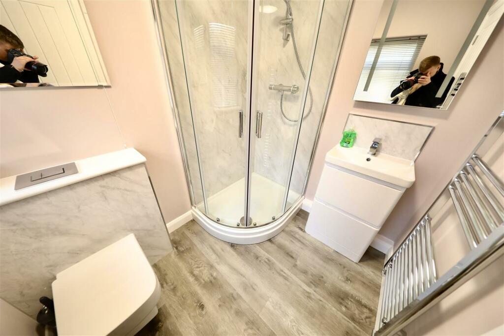 30 Exmouth Street - Shower room.jpg