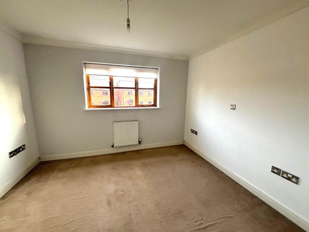 Bedroom 1.1.jpg