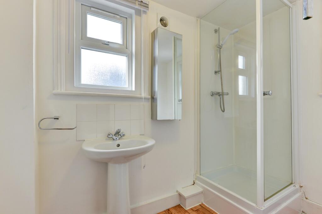 9 Coronation Street shower room ground floor (2)