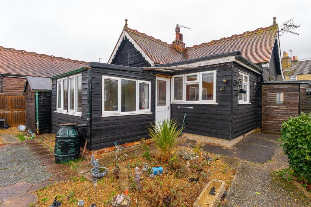 Mackenders Lane, Eccles34.jpg