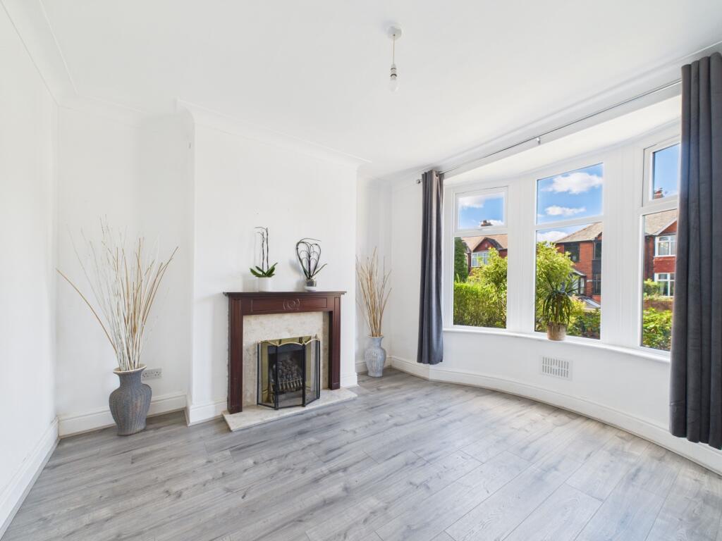 CAM02093G0-PR0057-STILL018