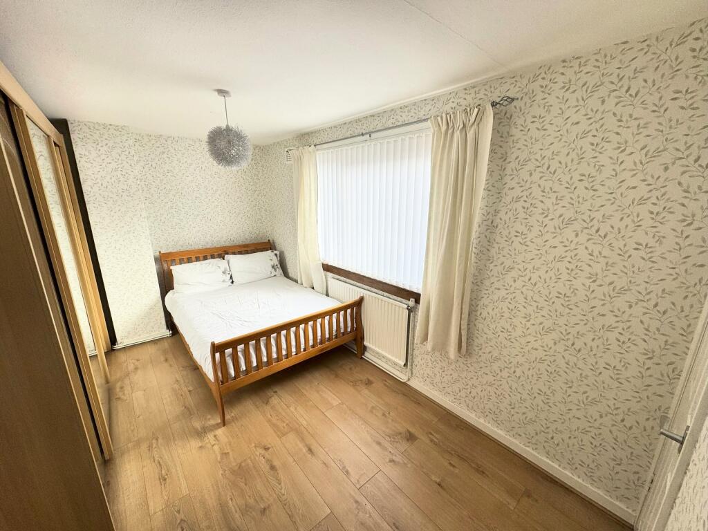 Bedroom 1.JPG