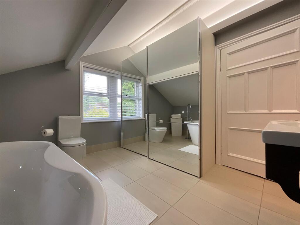 En-Suite Bathroom