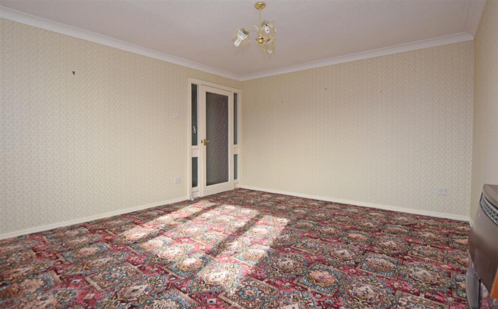 Lounge V2.JPG