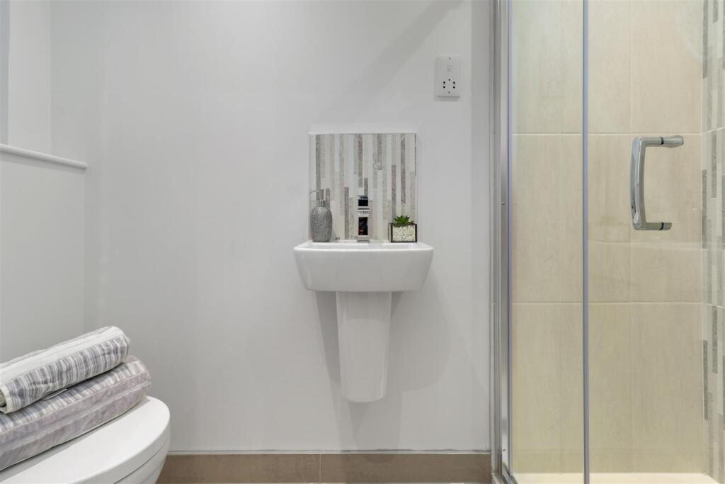 Cloakroom/WC