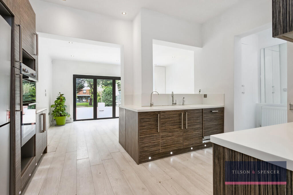 170920259_TILS_83...