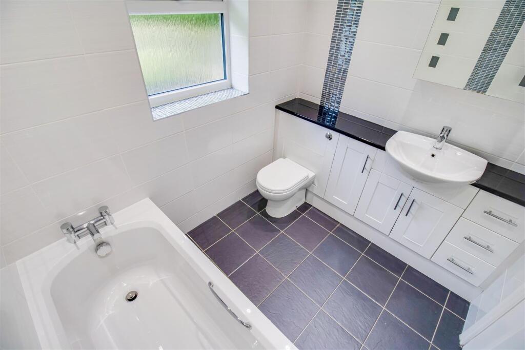 BATHROOM/W.C.