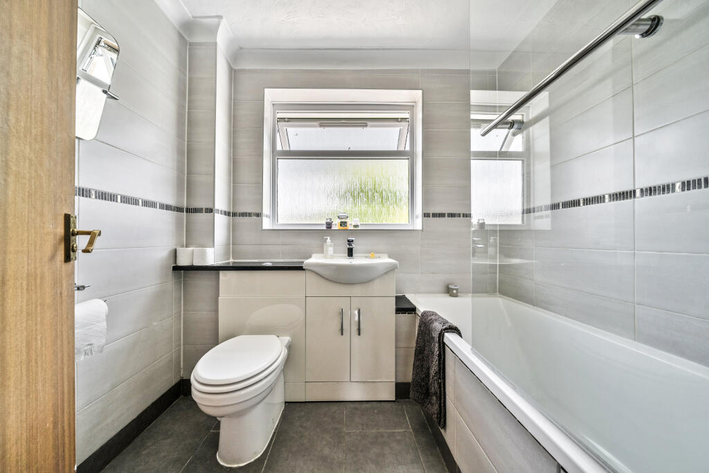 1298332146837001d16048