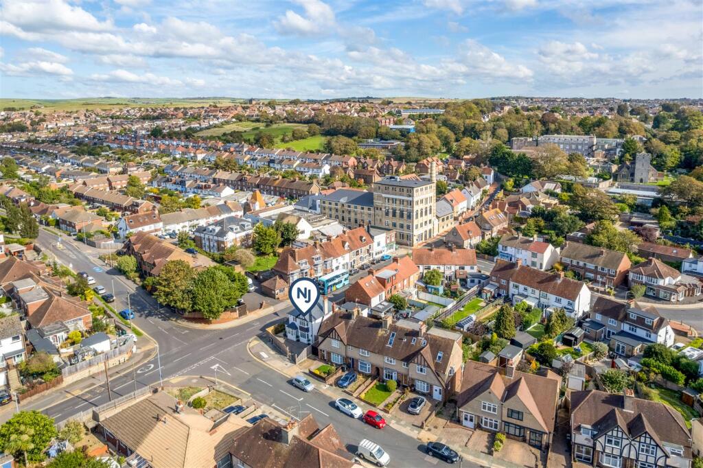 1 windlesham Close-36.jpg