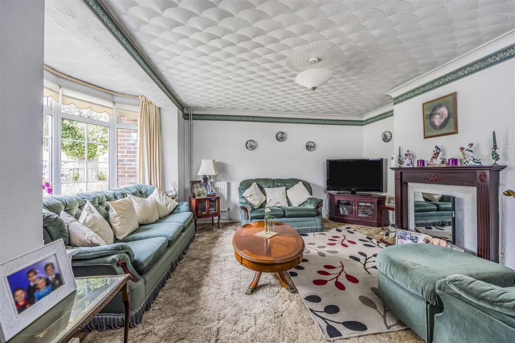 8 Moorgreen Road, Havant-PorticoMarketing-SoldBy-1