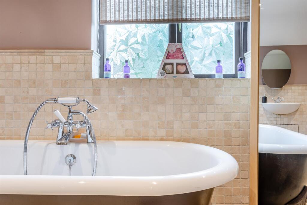 0245bath3.jpg
