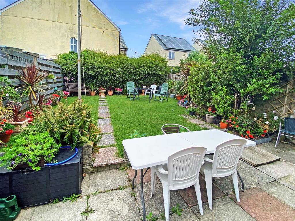 56 Willow Close Garden