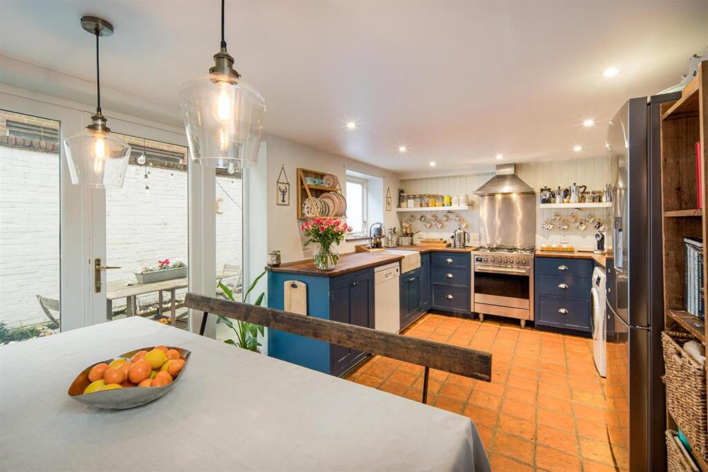 Kitchen-websize.jpeg