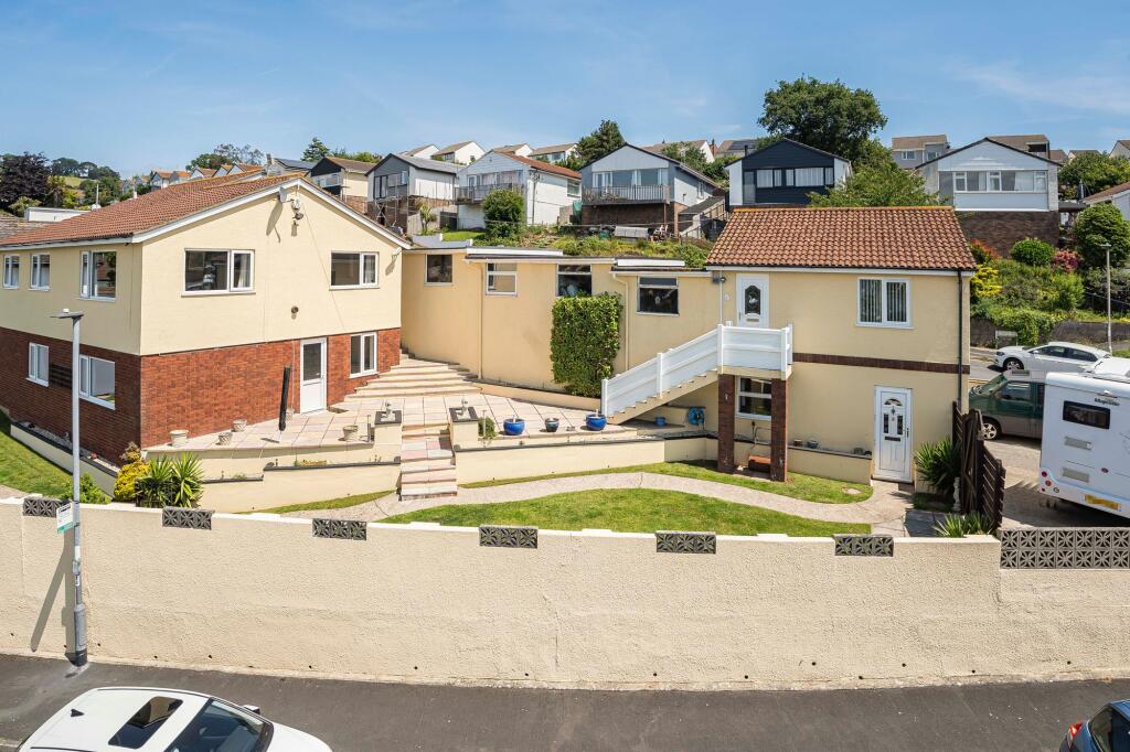 Main property and flat