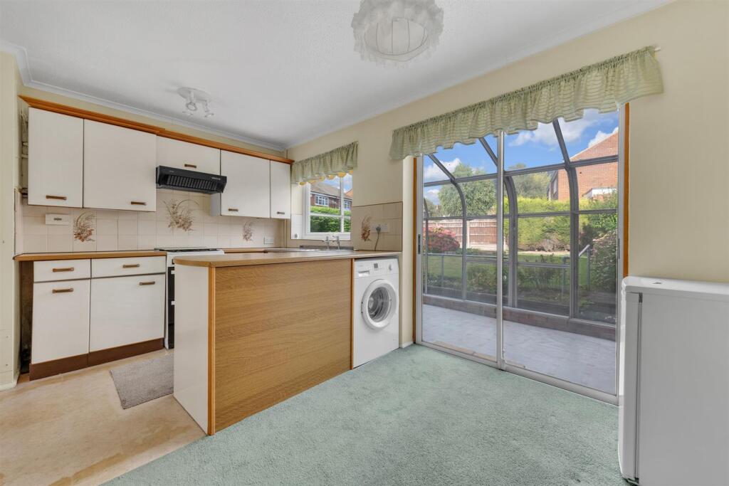 Kitchen/ Dining Room